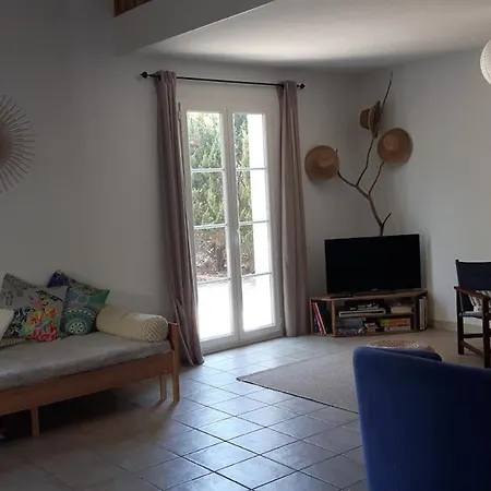 Pretty Narbone With Pool 200 M Lejlighed Narbonne