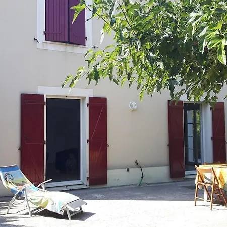 Pretty Narbone With Pool 200 M * Narbonne